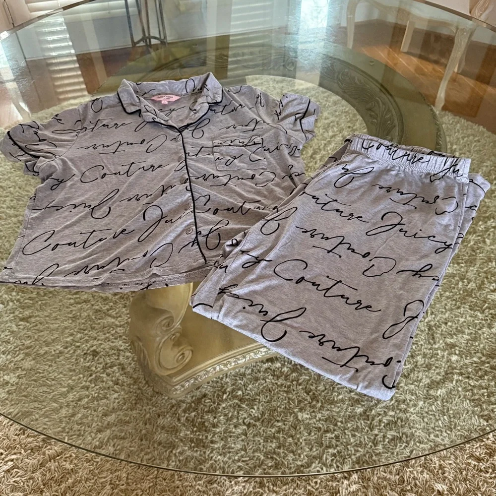 JUICY COUTURE 2 Piece Pajama Set Size L Top & Pants Gray Black JC script